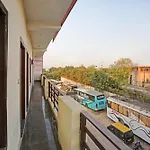 Hotel O Royal Palace Guest House Near Vishwa Vidyalaya Metro Station