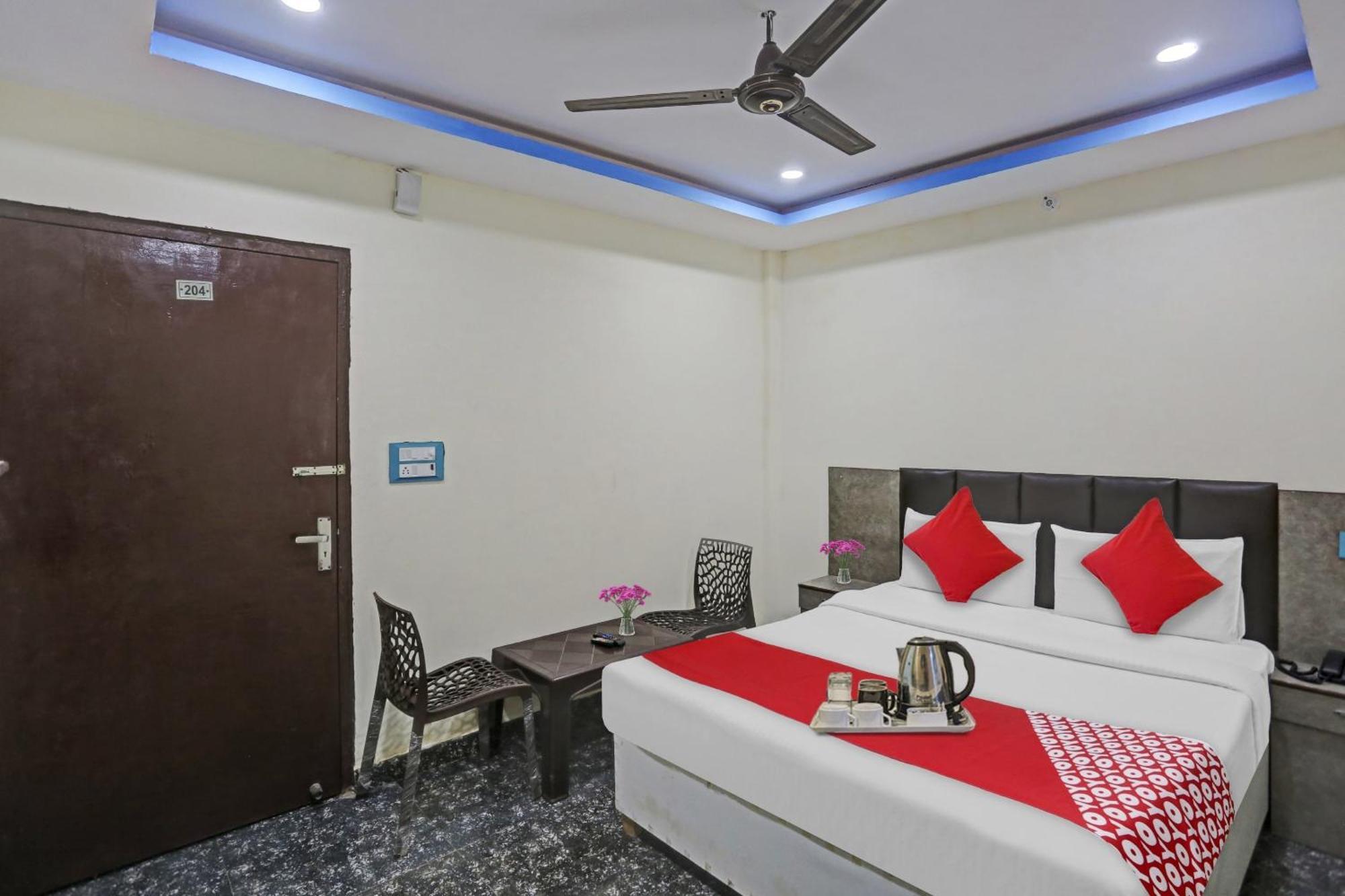O Royal Palace Near Vishwa Vidyalaya Metro Station 3* New Delhi